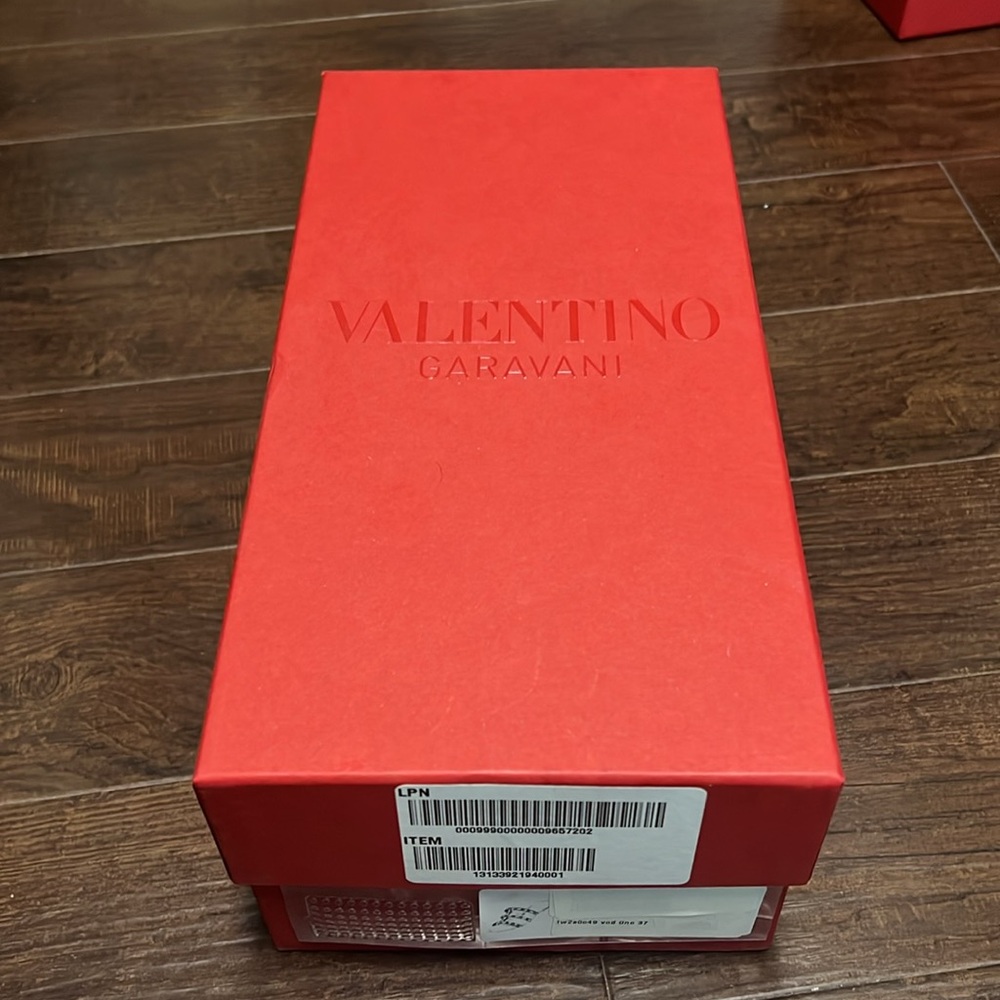 NIB Valentino Sandals 37 - Picture 2 of 6